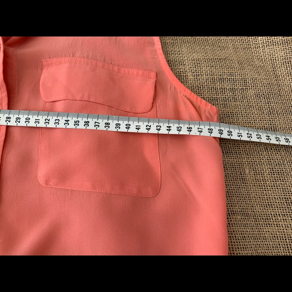 EQUIPMENT 100% SILK Sleeveless Button Shirt - Picture 8 of 9